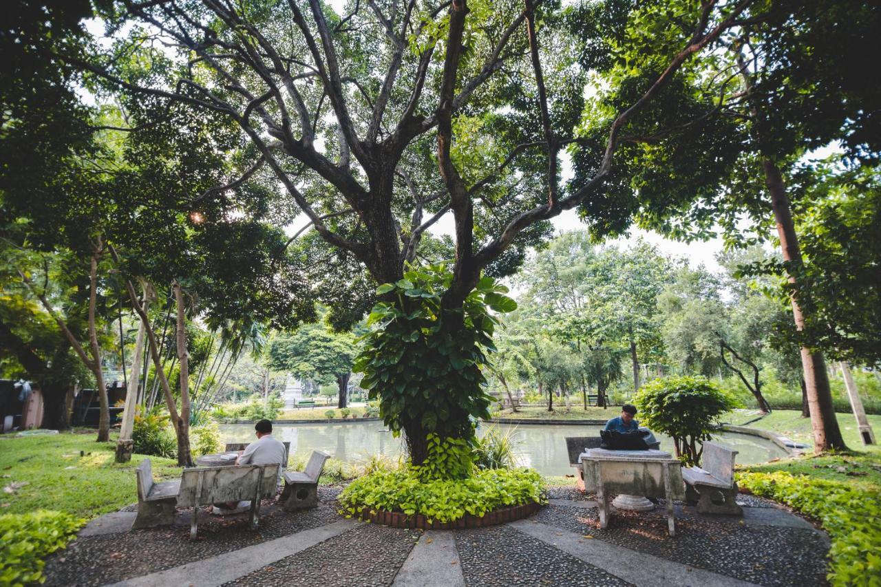 Poppy House Flowers Of Old Bangkok Vila Exterior foto