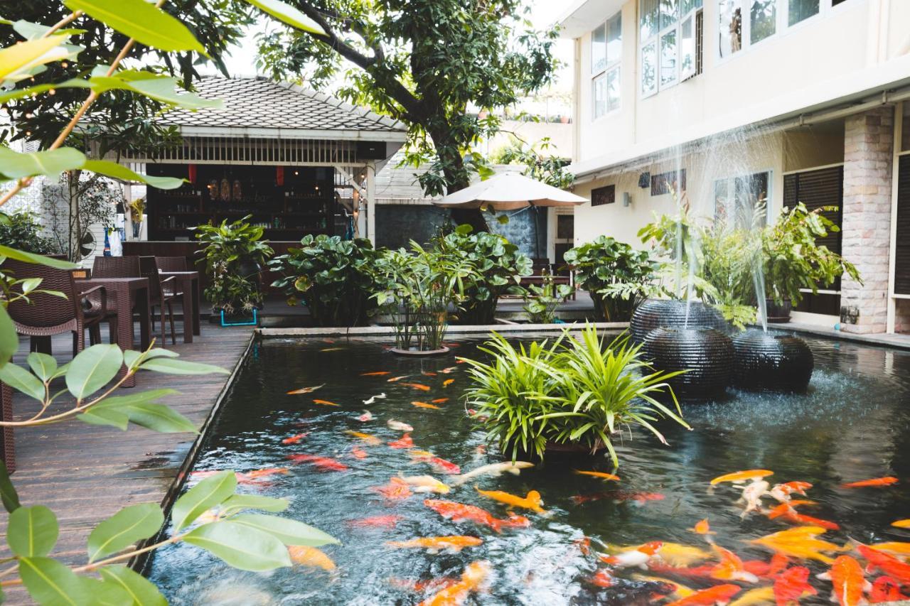 Poppy House Flowers Of Old Bangkok Vila Exterior foto